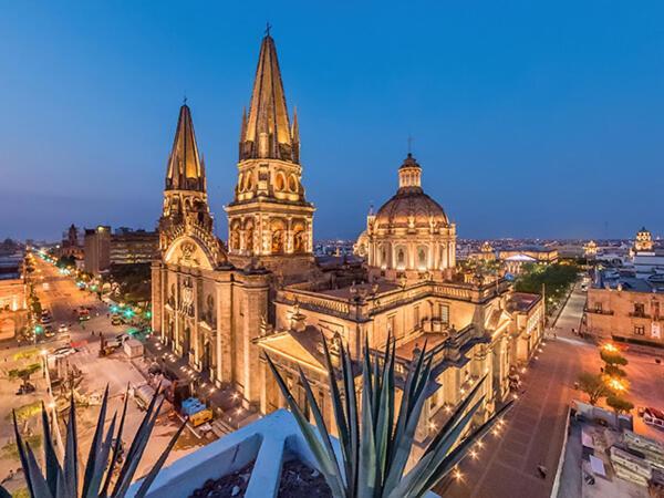 Villa Casa Azul Turquesa Excelente Ubicacion Facturamos Guadalajara Exterior foto